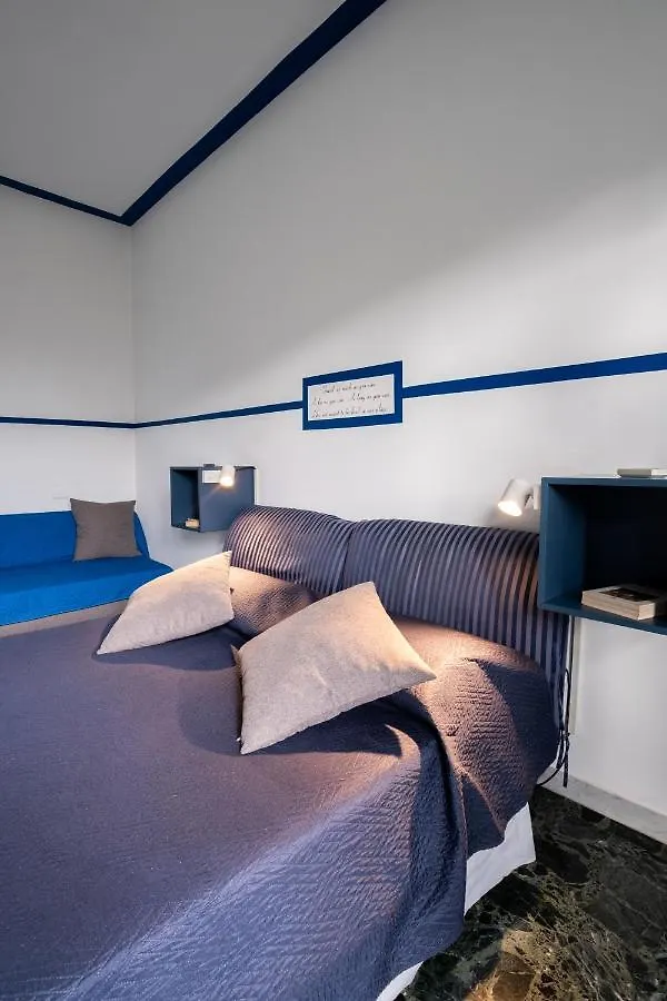 **  Take It Easy Roma Guest House Italia